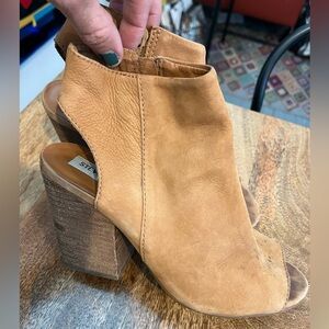 Steve Madden brown leather heel